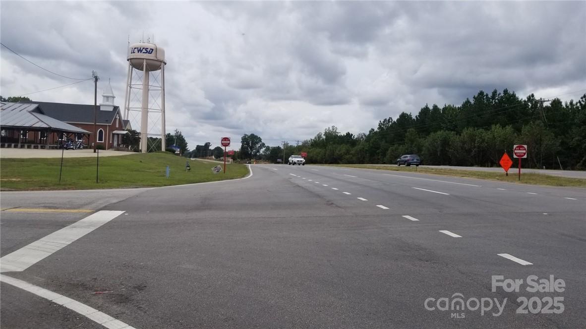 5987 Charlotte Highway