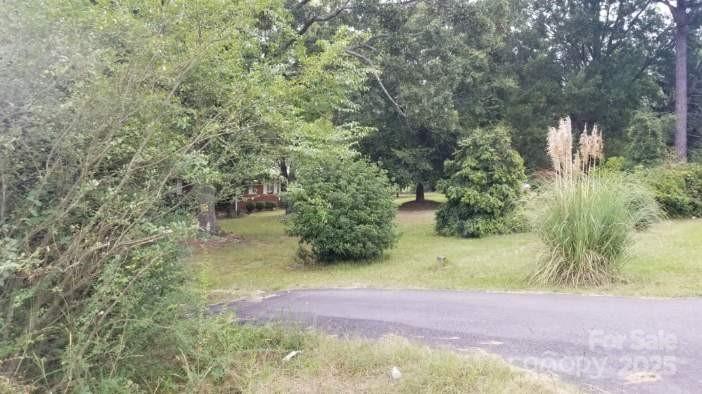 5987 Charlotte Highway