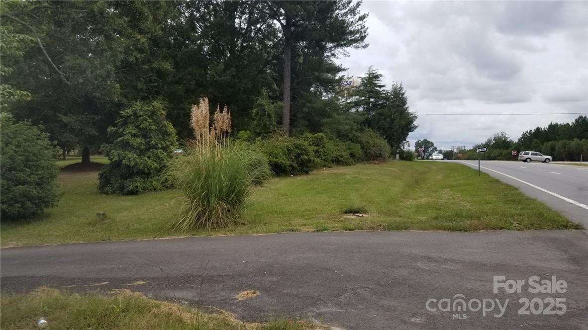 5987 Charlotte Highway