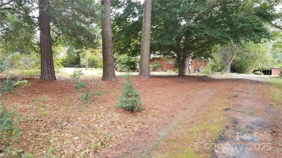 5987 Charlotte Highway