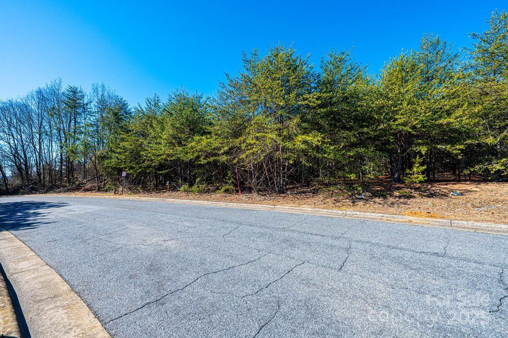 662 10th Avenue Drive SE