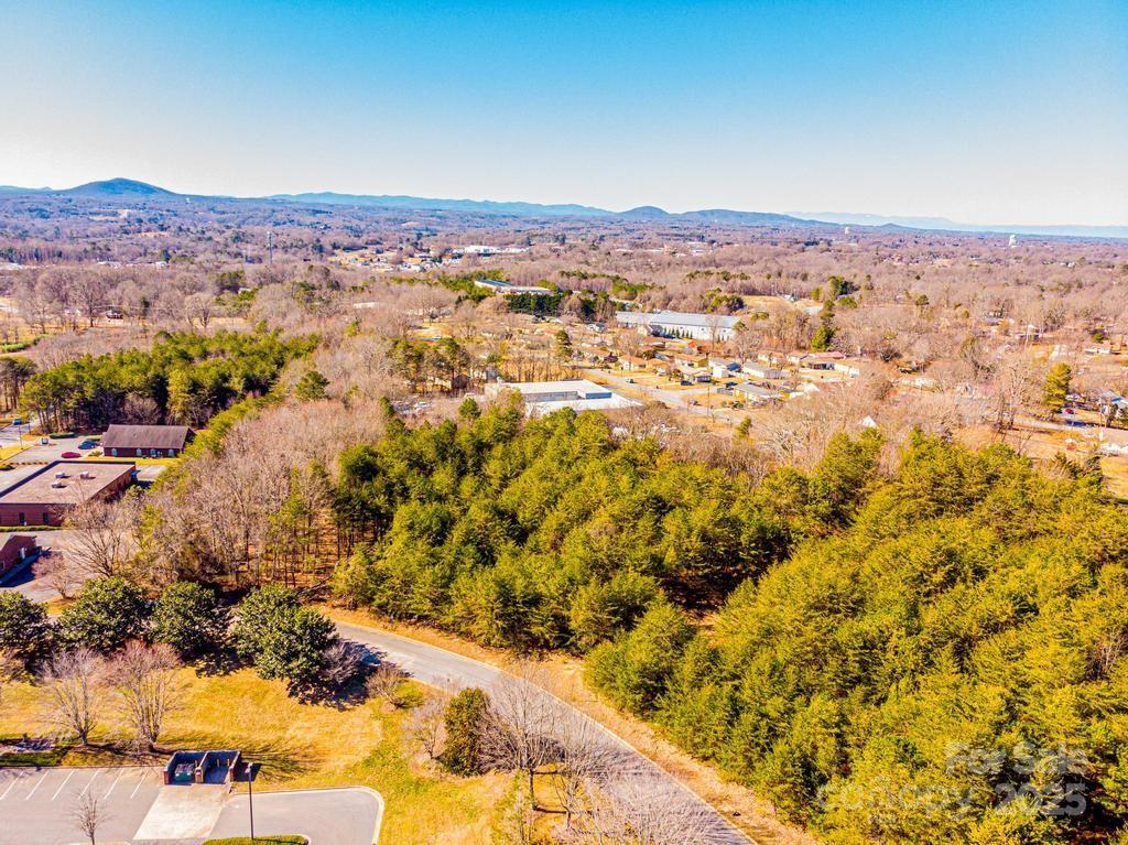 662 10th Avenue Drive SE