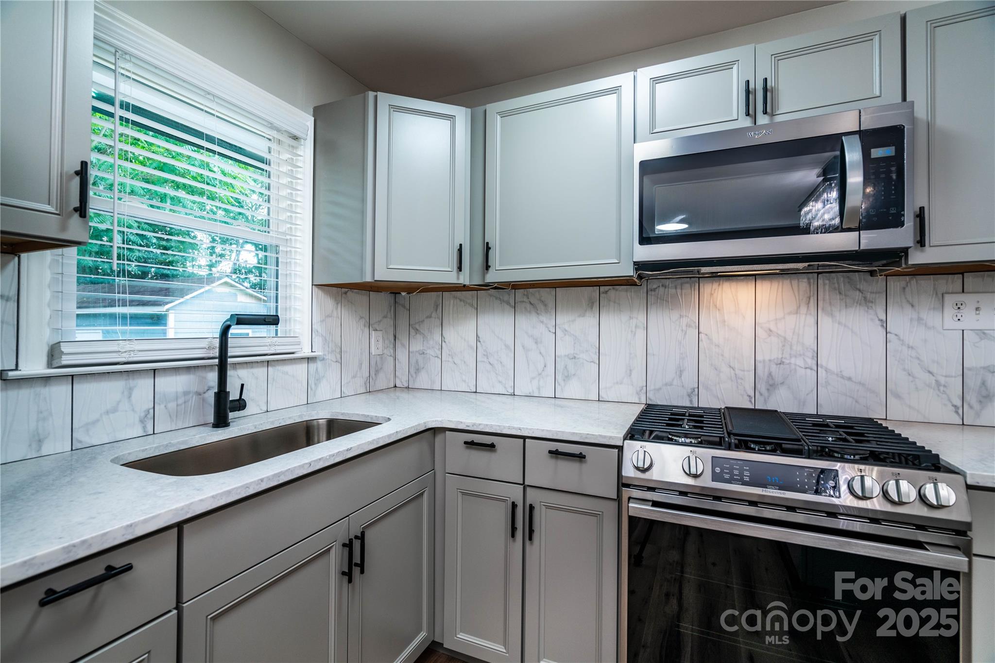 305 Linden Circle