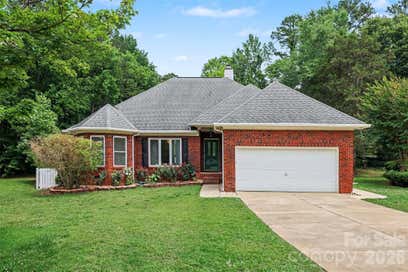 9102 Brightleaf Place Charlotte NC 28269