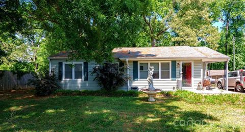 Photo of 614 Martha Avenue, Gastonia, NC 28052 (MLS # 4378916)