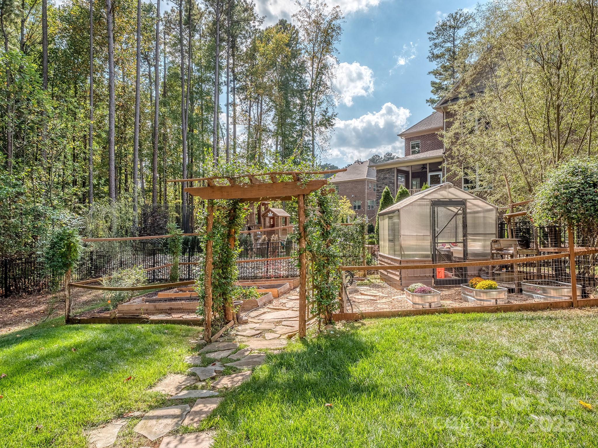 The Falls at Weddington - Residential