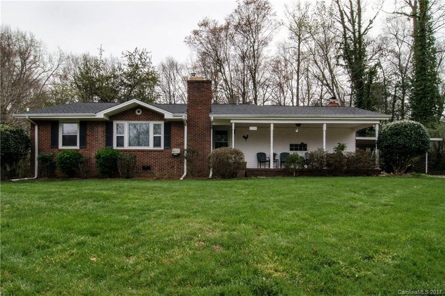 Well maintained Mid-Century ranch on a deep fenced lot that sits above and away from the street. Beautiful hardwood floors.new stove. all rooms include a ceiling fan, 2 fireplaces one with a blower insert to keep you warm and cozy. Den fireplace is floor to ceiling with built ins. Private backyard includes a large workshop, shed and plenty of room to entertain. Conveniently located near the airport,highways and Uptown.