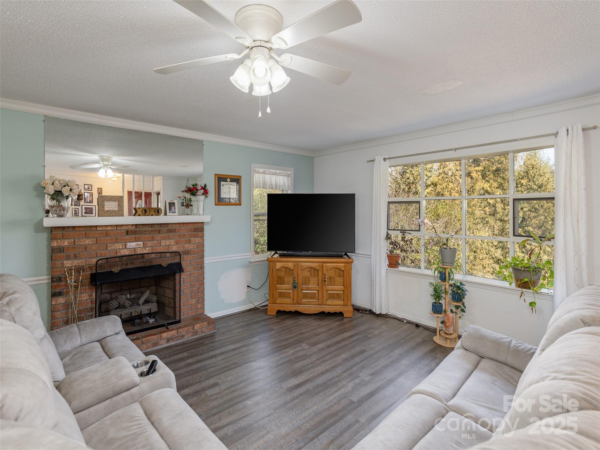 413 Deerhaven Lane