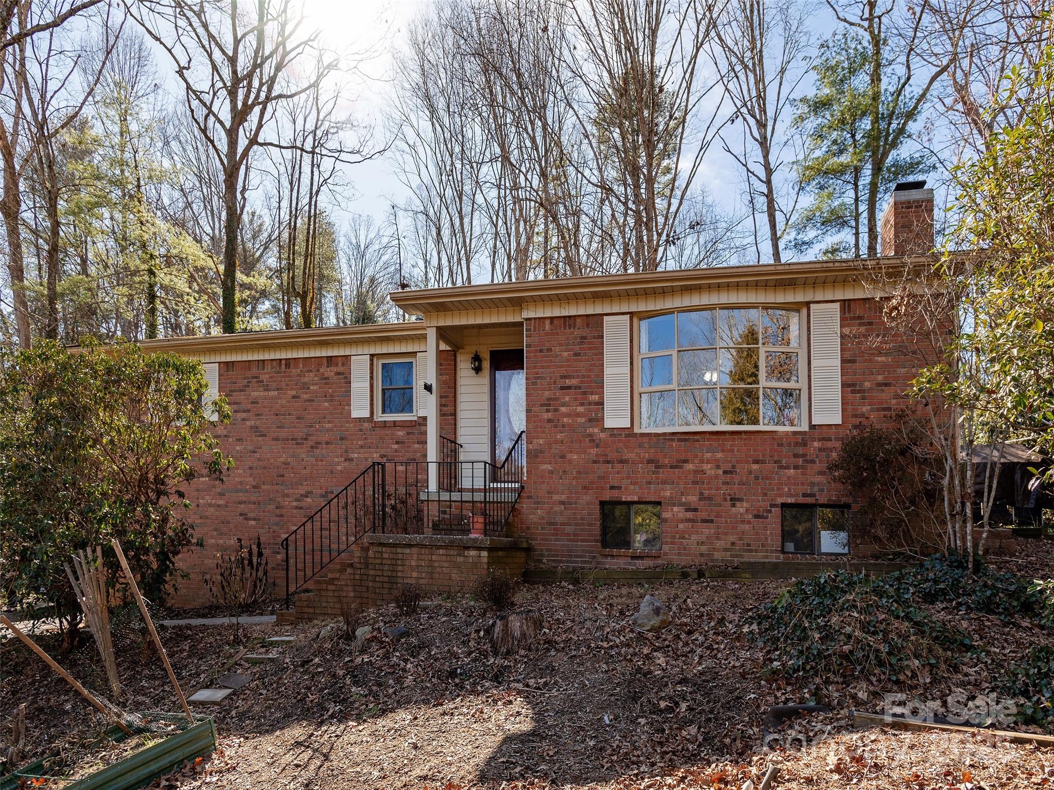 413 Deerhaven Lane