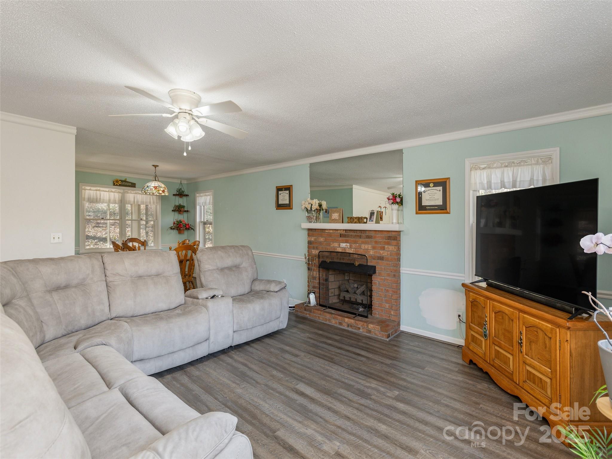 413 Deerhaven Lane