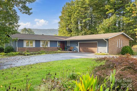 214 Vincent Place Hendersonville NC 28739