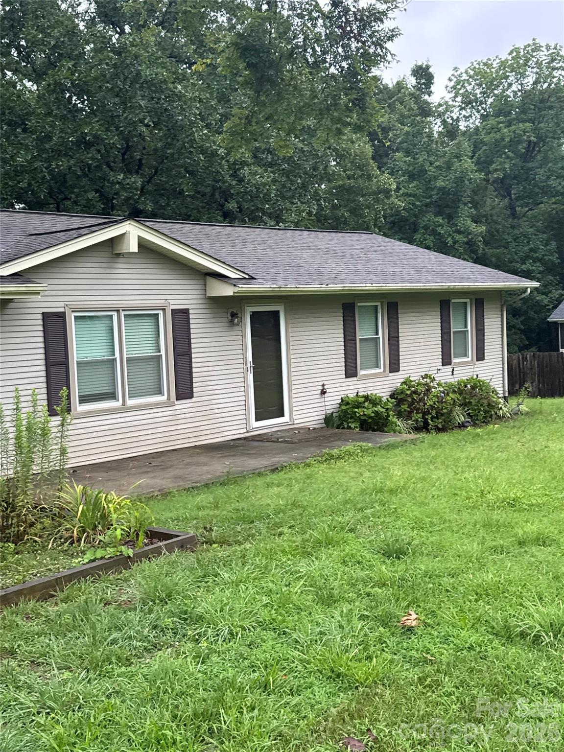 213 Cobblestone Lane NW