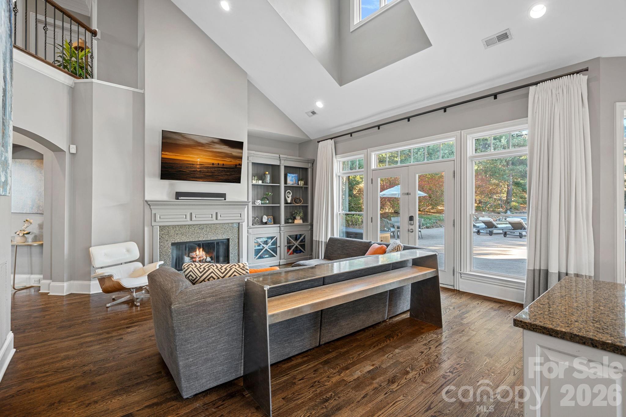 The Peninsula - Residential