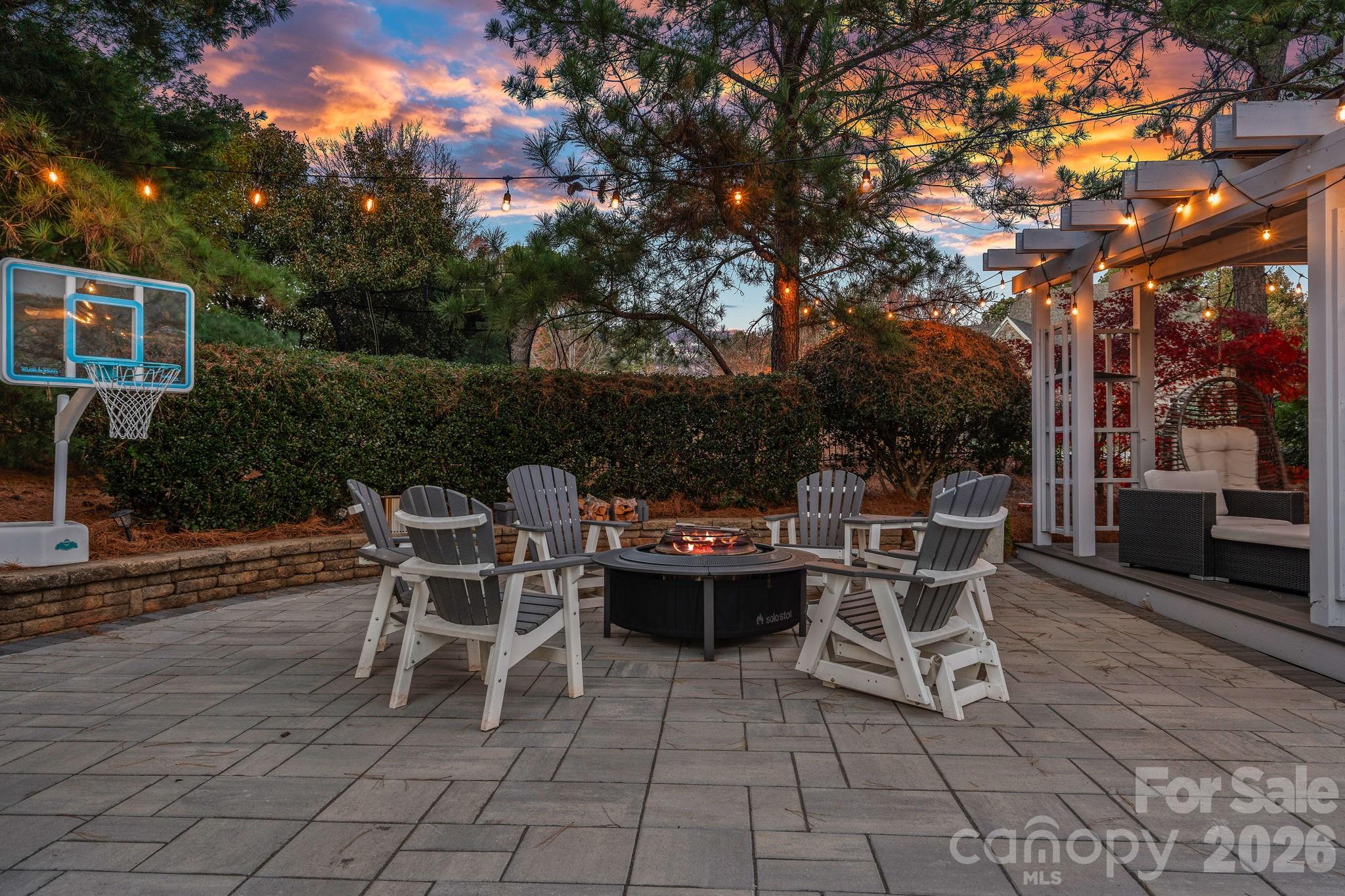 The Peninsula - Residential