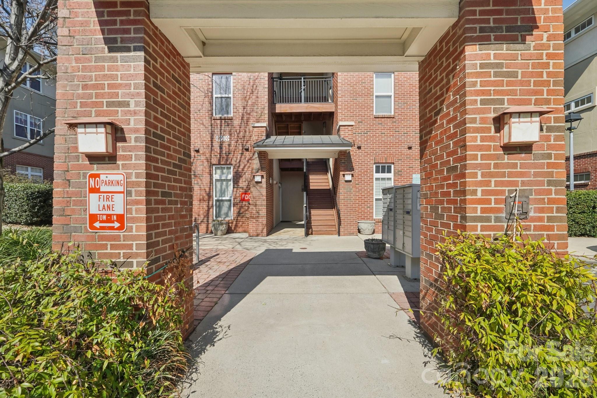 1308 Kenilworth Avenue 432