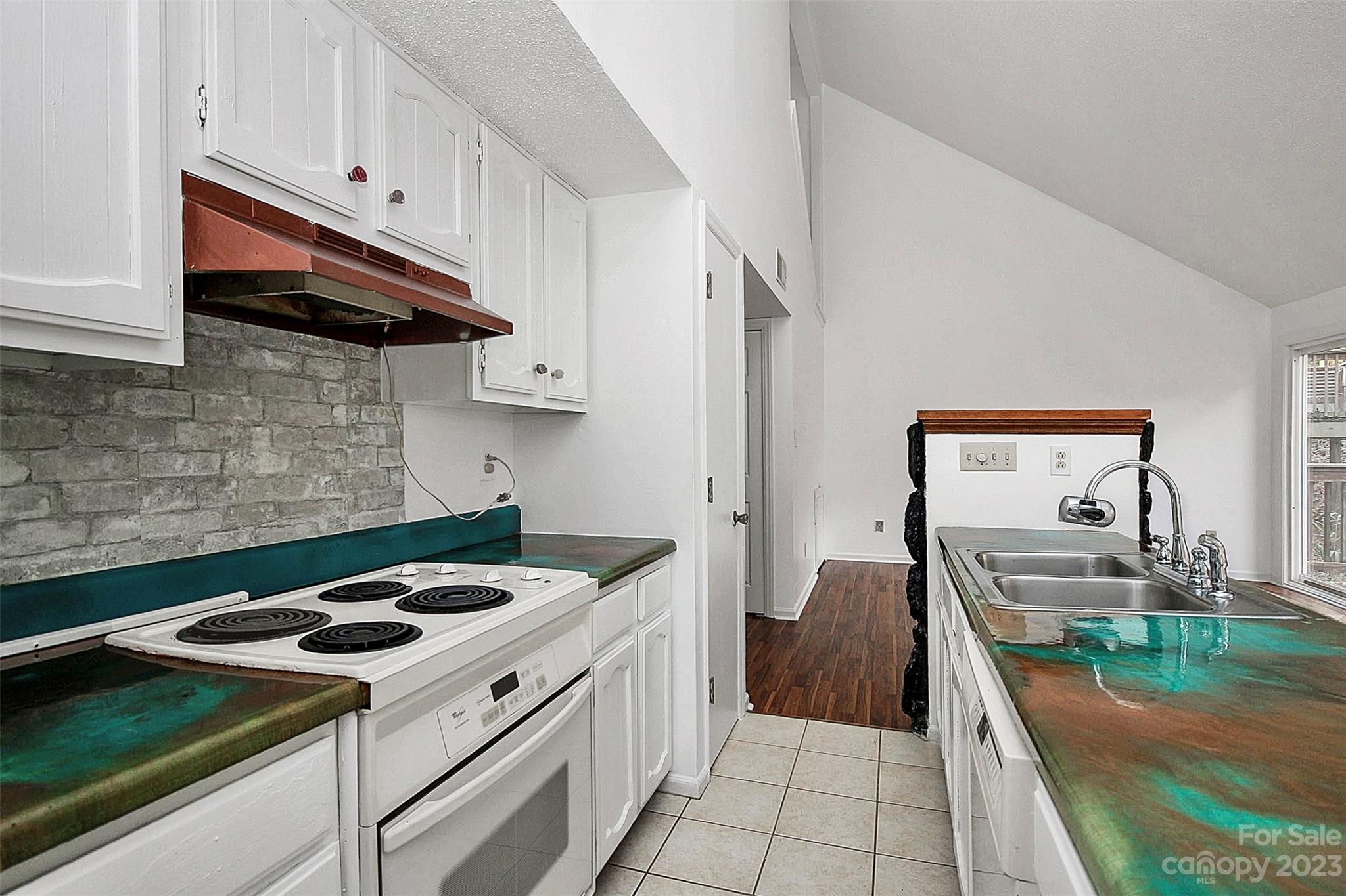 Tega Cay - Residential