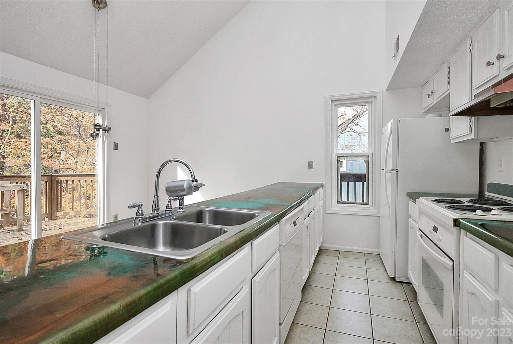 Tega Cay - Residential