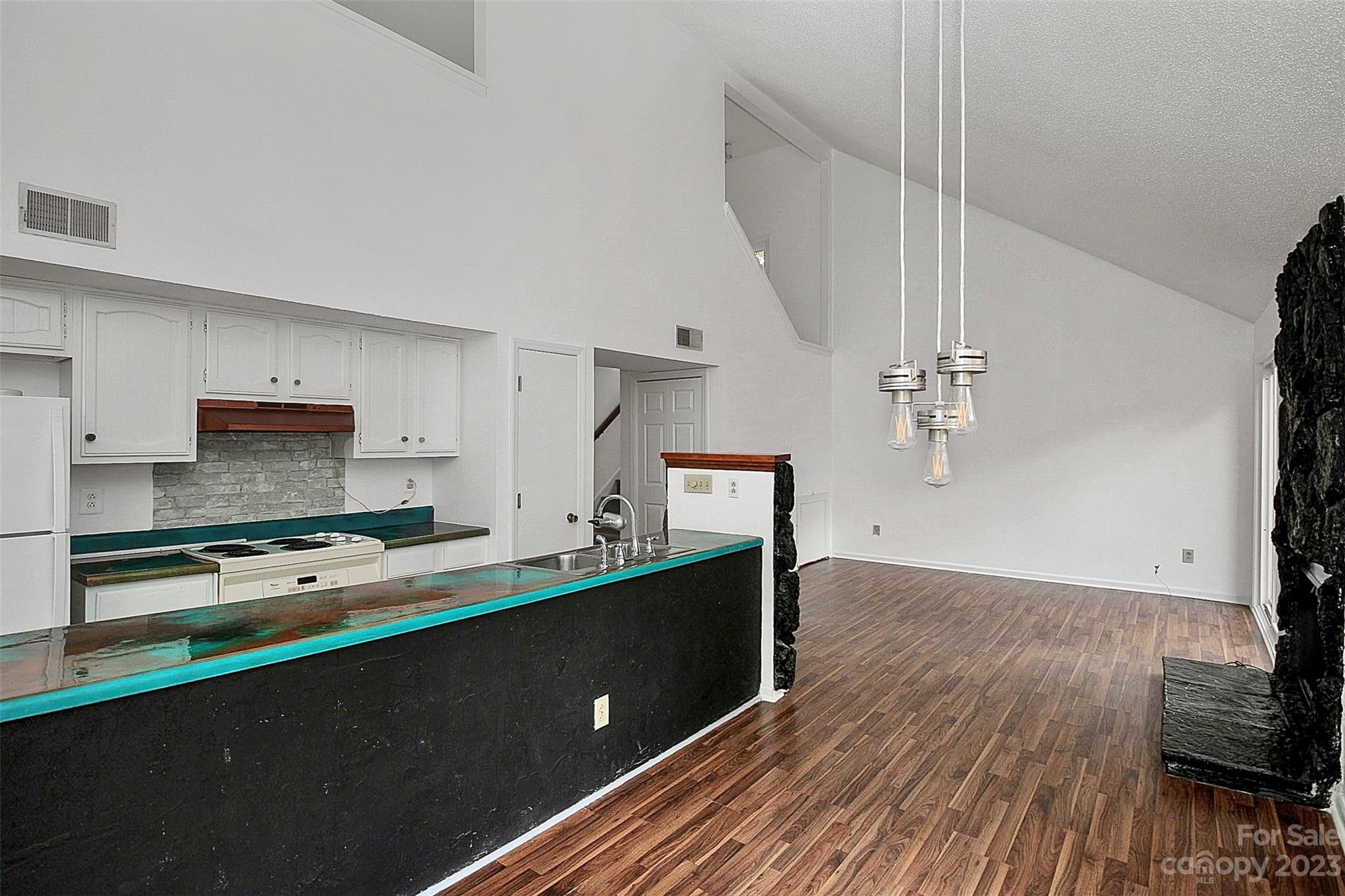 Tega Cay - Residential