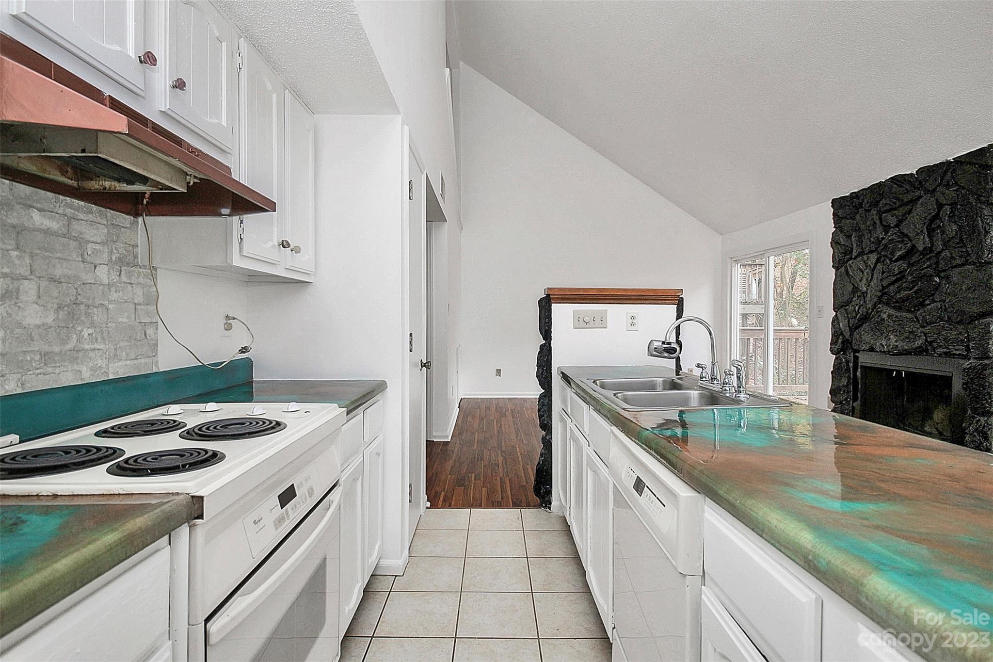 Tega Cay - Residential