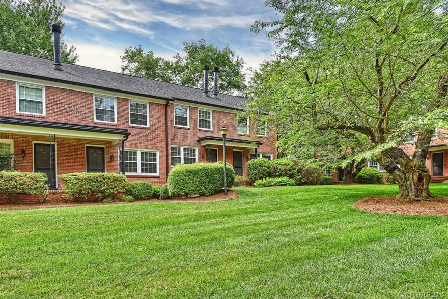 Charming townhome style condo in the Elizabeth neighborhood.  Fresh paint, hardwood floors, White kitchen, newer windows and updated bath.  Spacious Living Room and bright Master Bedroom.  Pull down attic for storage.  Water heater new in 2014.  Great value in an excellent location.  Easy commute to Uptown just minutes away!