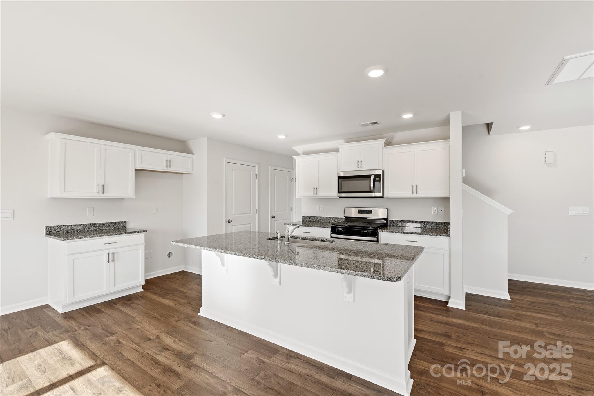 1450 Mammoth Road