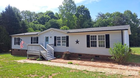 Photo of 4076 Ritchfield Drive, Lincolnton, NC 28092 (MLS # 4376979)