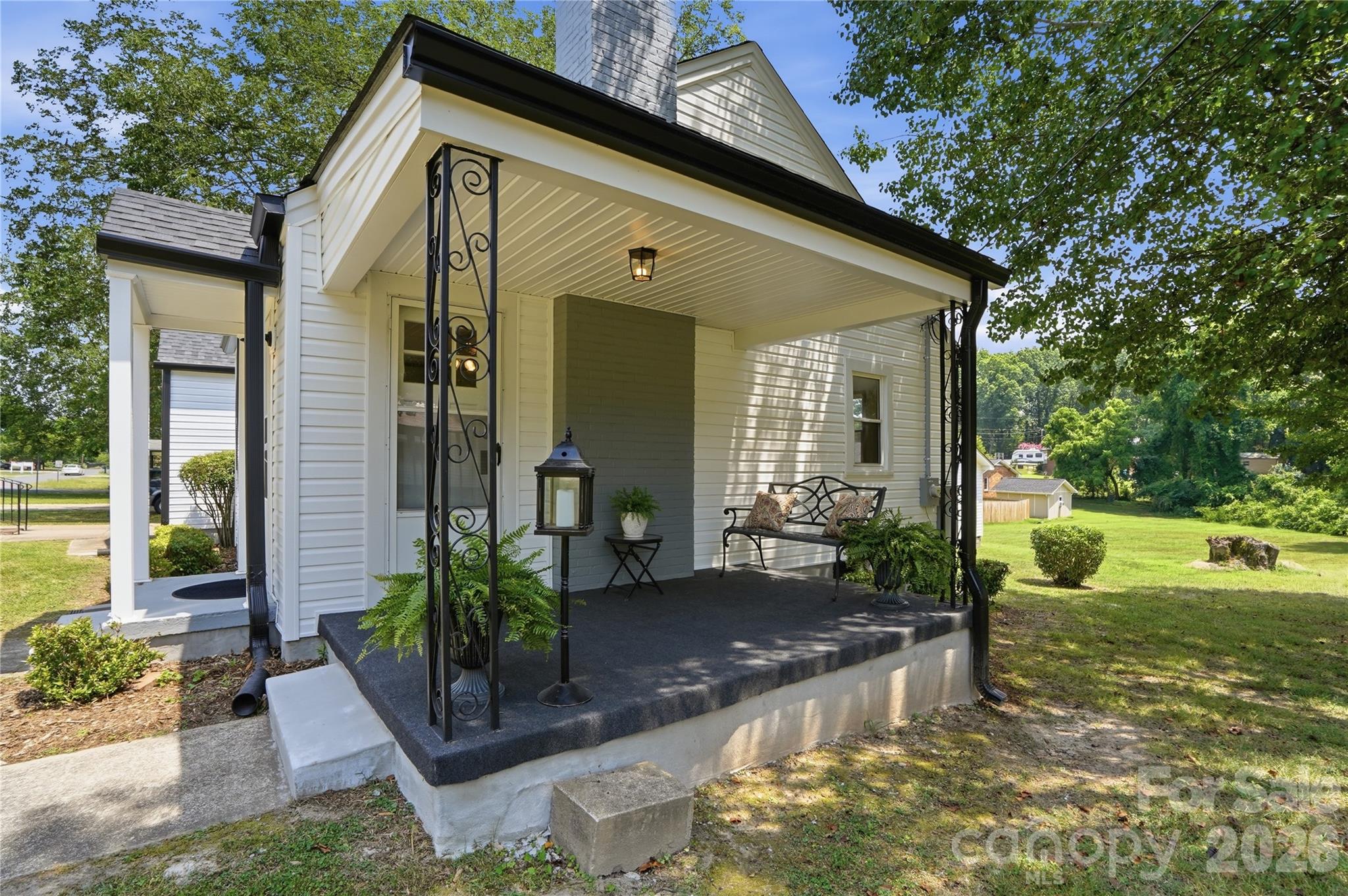 1203 W Gold Street Extension