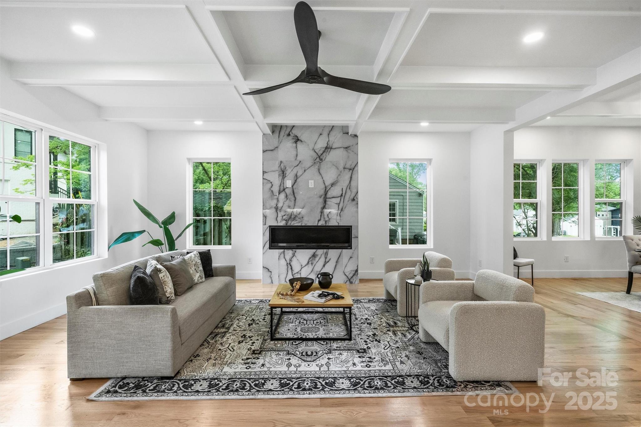 910 Everett Place