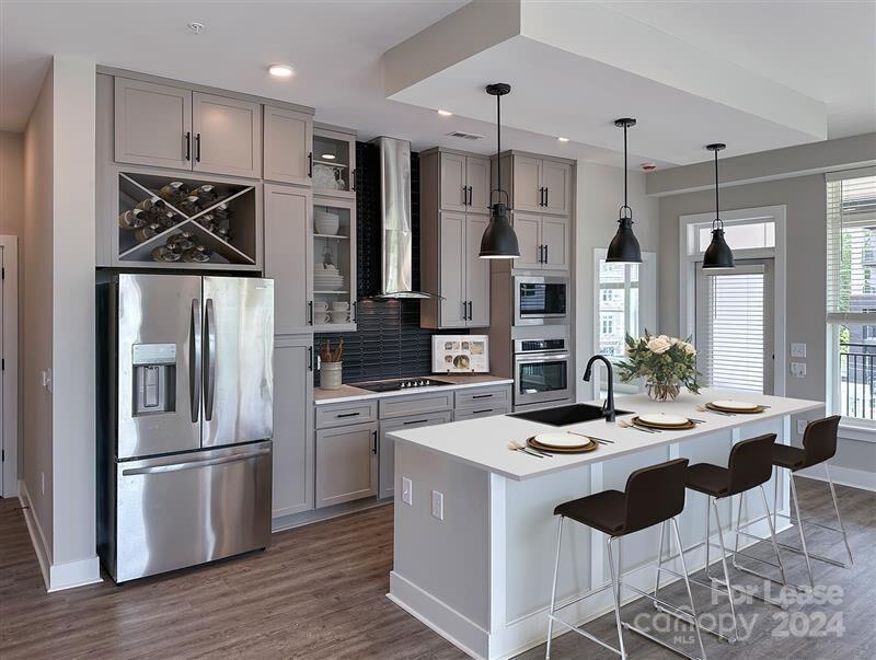 Charlotte, North Carolina 28209, United States, 3 Bedrooms Bedrooms, ,3 BathroomsBathrooms,Residential,Active,53846