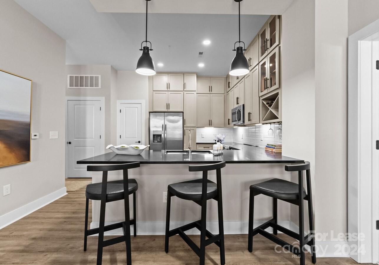 Charlotte, North Carolina 28209, United States, 3 Bedrooms Bedrooms, ,3 BathroomsBathrooms,Residential,Active,53846