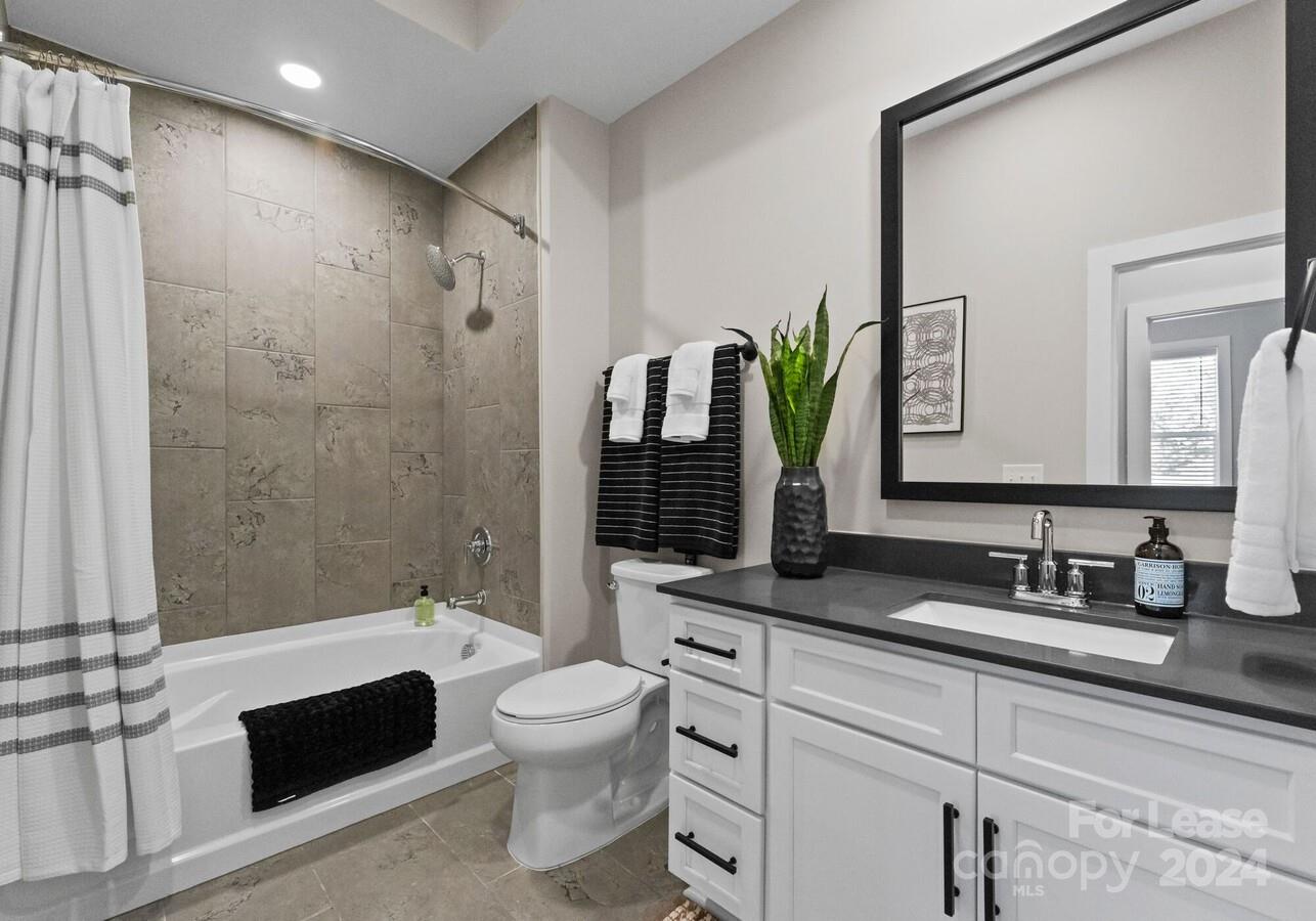 Charlotte, North Carolina 28209, United States, 3 Bedrooms Bedrooms, ,3 BathroomsBathrooms,Residential,Active,53846