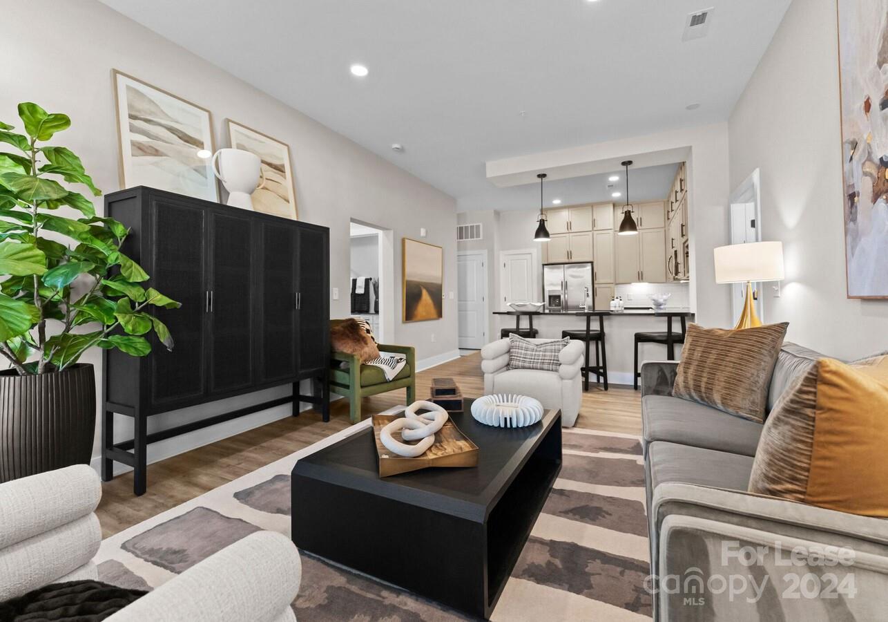 Charlotte, North Carolina 28209, United States, 3 Bedrooms Bedrooms, ,3 BathroomsBathrooms,Residential,Active,53846