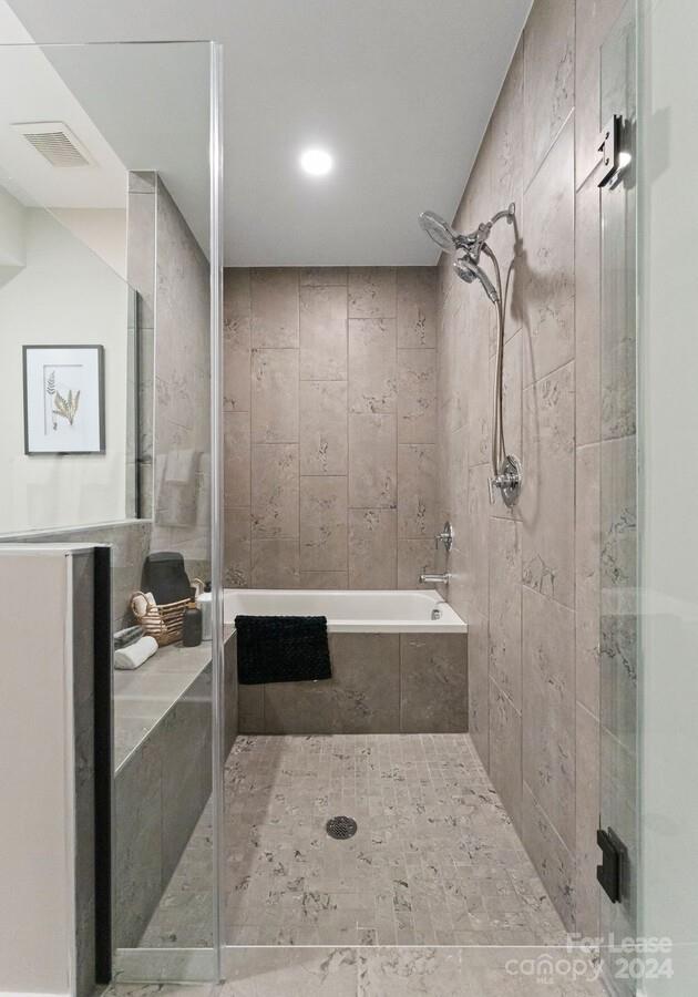Charlotte, North Carolina 28209, United States, 3 Bedrooms Bedrooms, ,3 BathroomsBathrooms,Residential,Active,53846