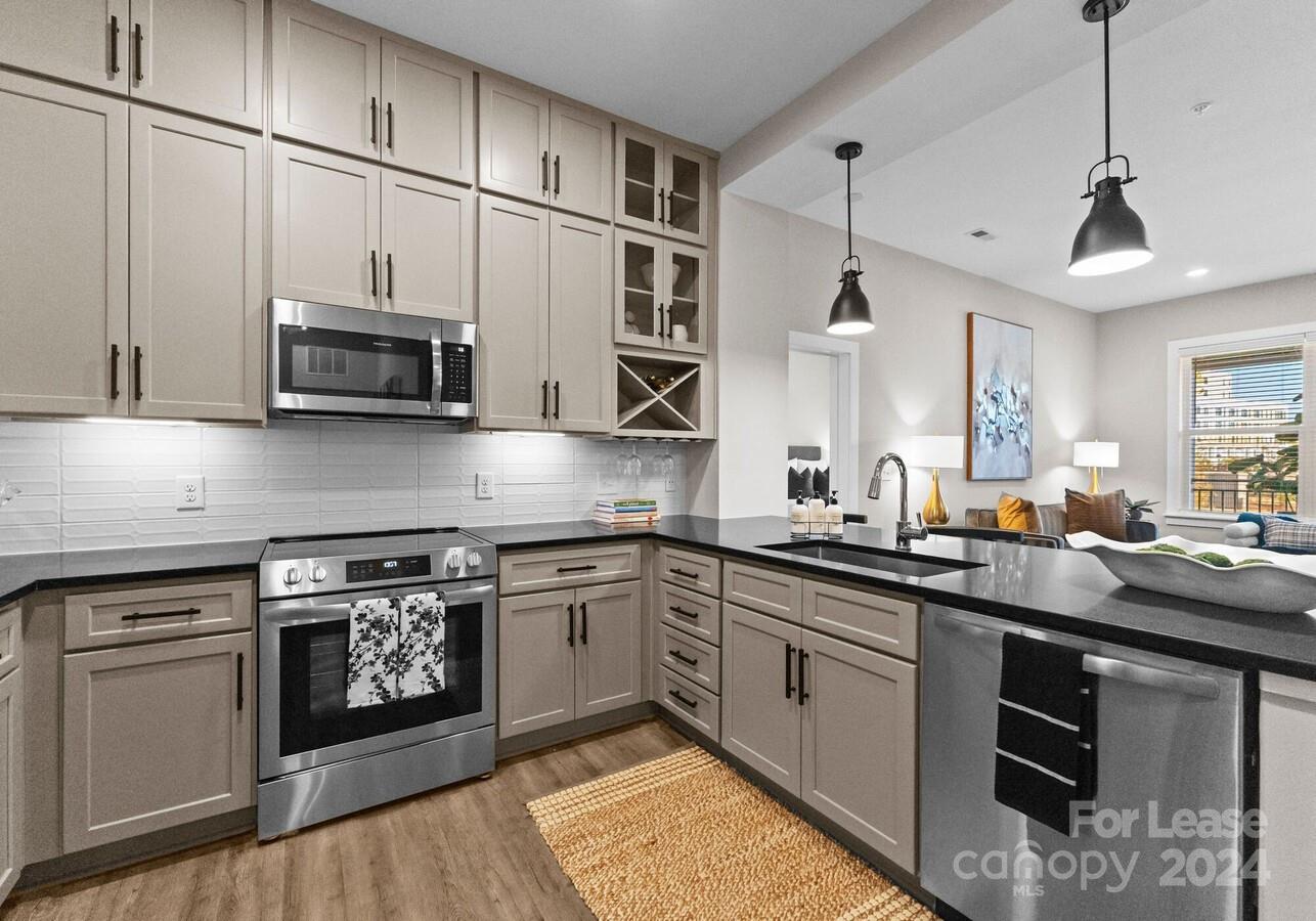 Charlotte, North Carolina 28209, United States, 3 Bedrooms Bedrooms, ,3 BathroomsBathrooms,Residential,Active,53846