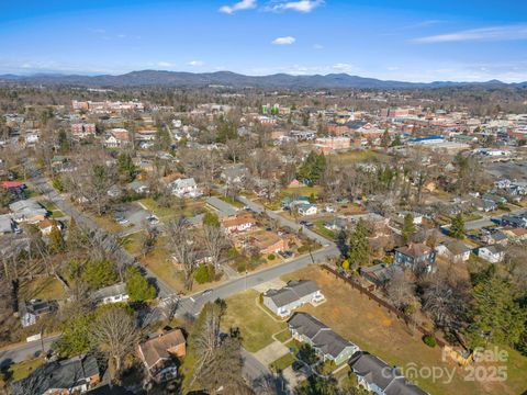 A home in Hendersonville