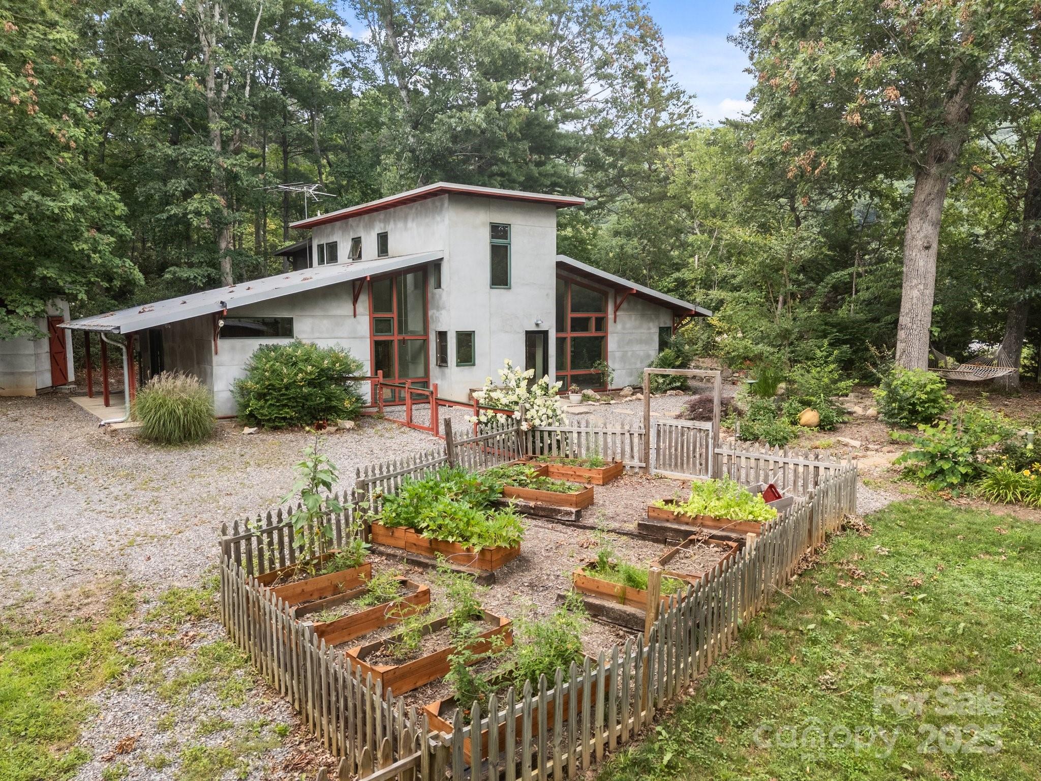 27 Rosebud Lane