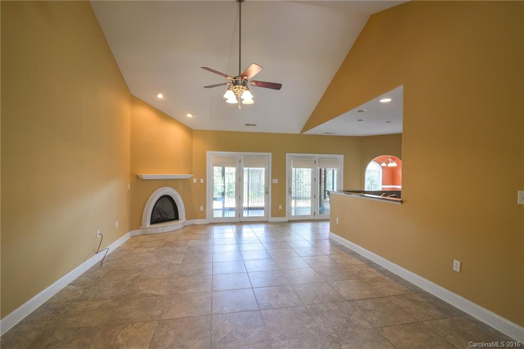 Bonito Ocaso in Crowell Farms - Residential