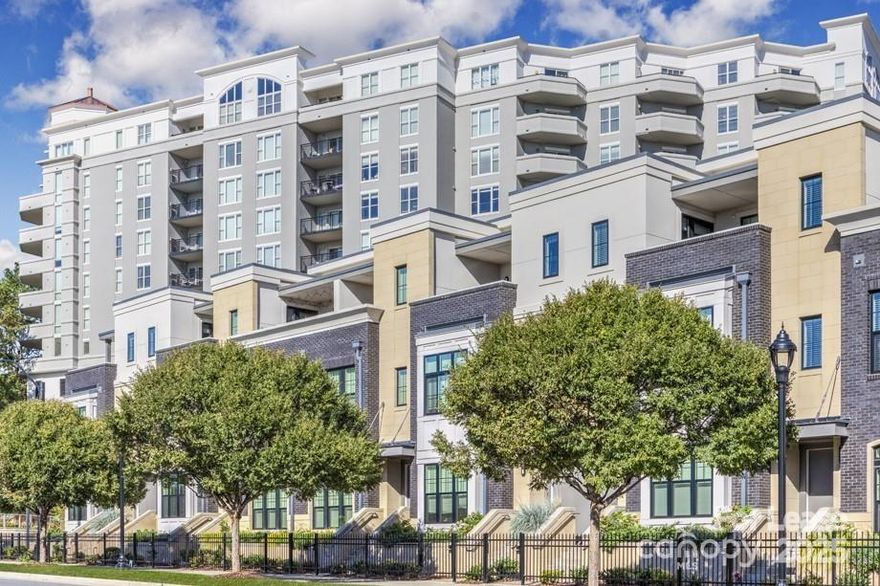 Come home to the newest addition in Charlotte living at Camden Grandview Townhomes! Our two and three bedroom townhomes provide you with the ideal surroundings in Uptown Charlotte, centrally located off South Blvd. Live in the luxury you’ve always wanted with a concierge, onsite maintenance, fitness center, and resort-style rooftop pool. Experience living within walking distance to Historic South End and Dilworth, and only minutes from BB&T Ballpark, Metropolitan Shopping Center, and the EpiCentre. Our pet friendly townhomes feature three and four levels of 1,755-2,606 sq. ft. of living space with interior features such as kitchens with free-standing islands, stainless steel appliances, and quartz counters. Other luxury touches include walk-in closets, private entrances with tuck-under garages, and large terraces with a view of the beautiful Charlotte skyline. Prices and promotions subject to change.