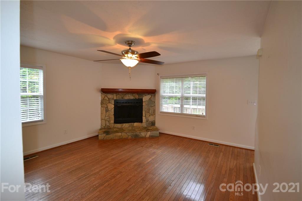 Hickory Hollow - Residential Lease