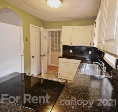 Hickory Hollow - Residential Lease