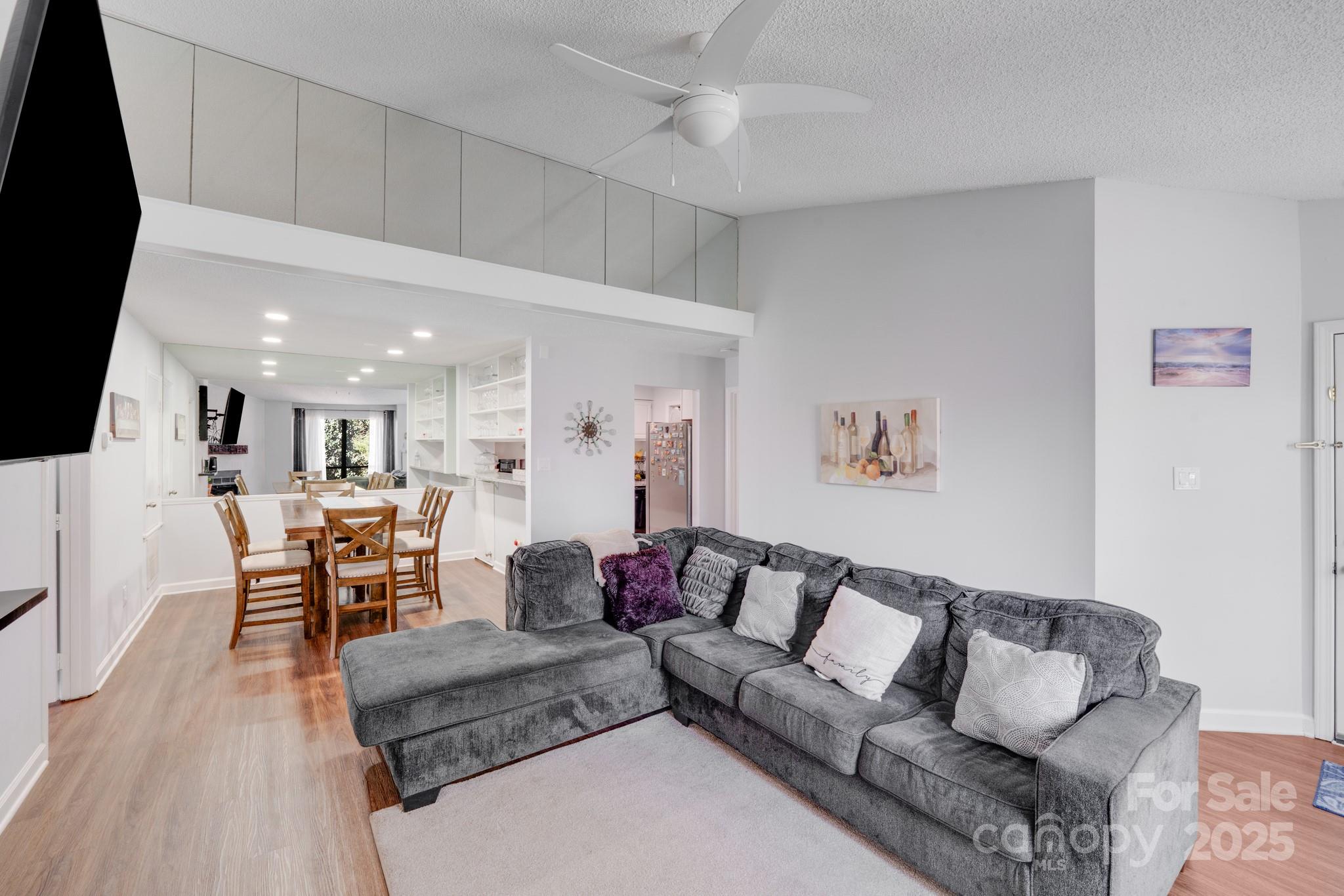 1606 Sharon Road W