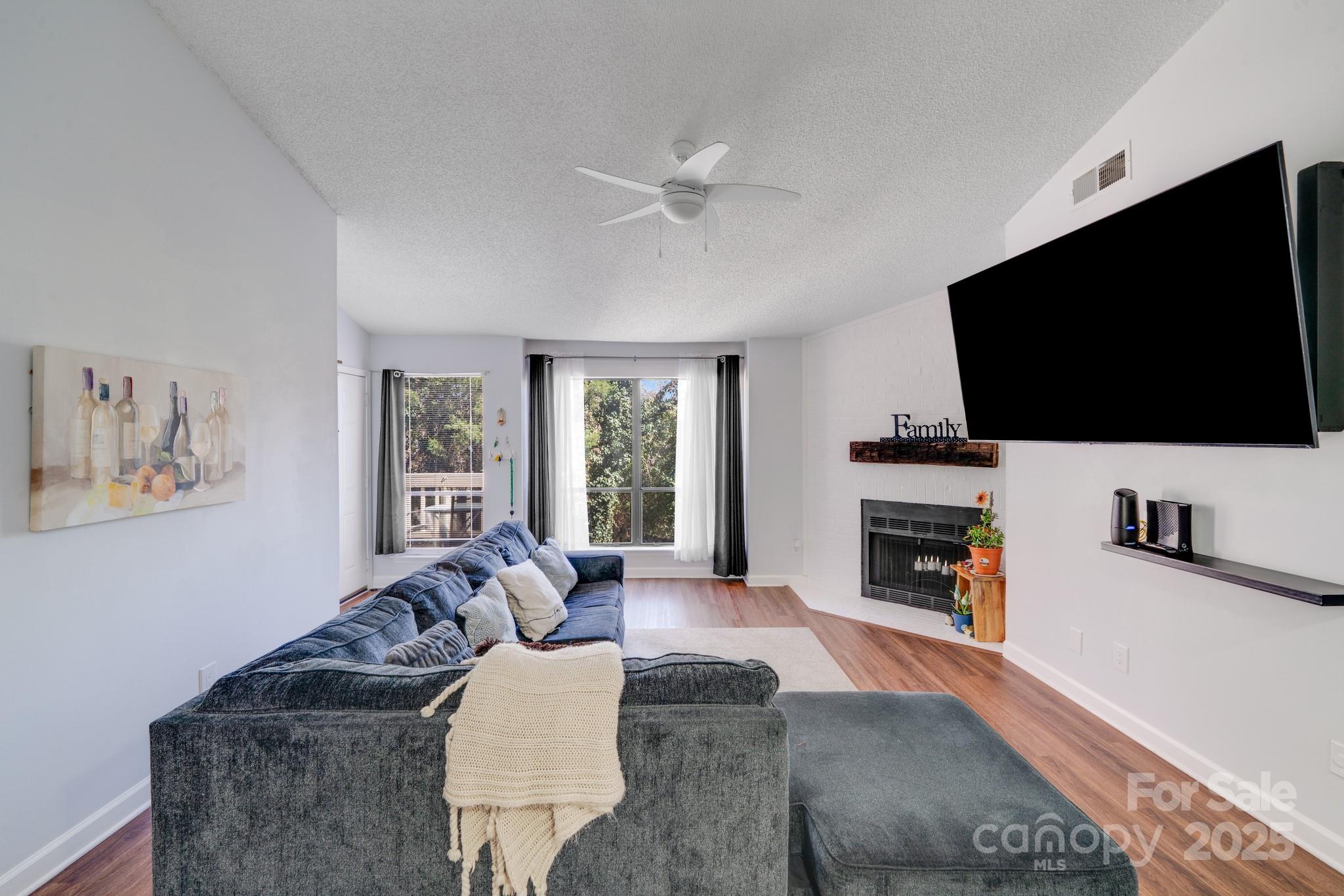 1606 Sharon Road W