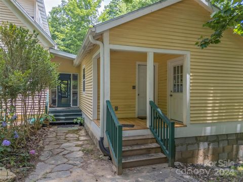 A home in Saluda