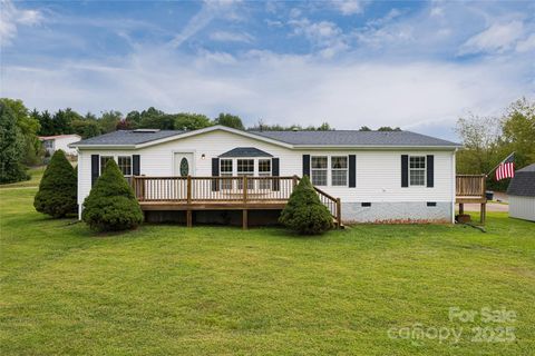 25 One Oak Drive Leicester NC 28748