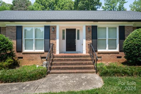 5511 Faulconbridge Road Charlotte NC 28227
