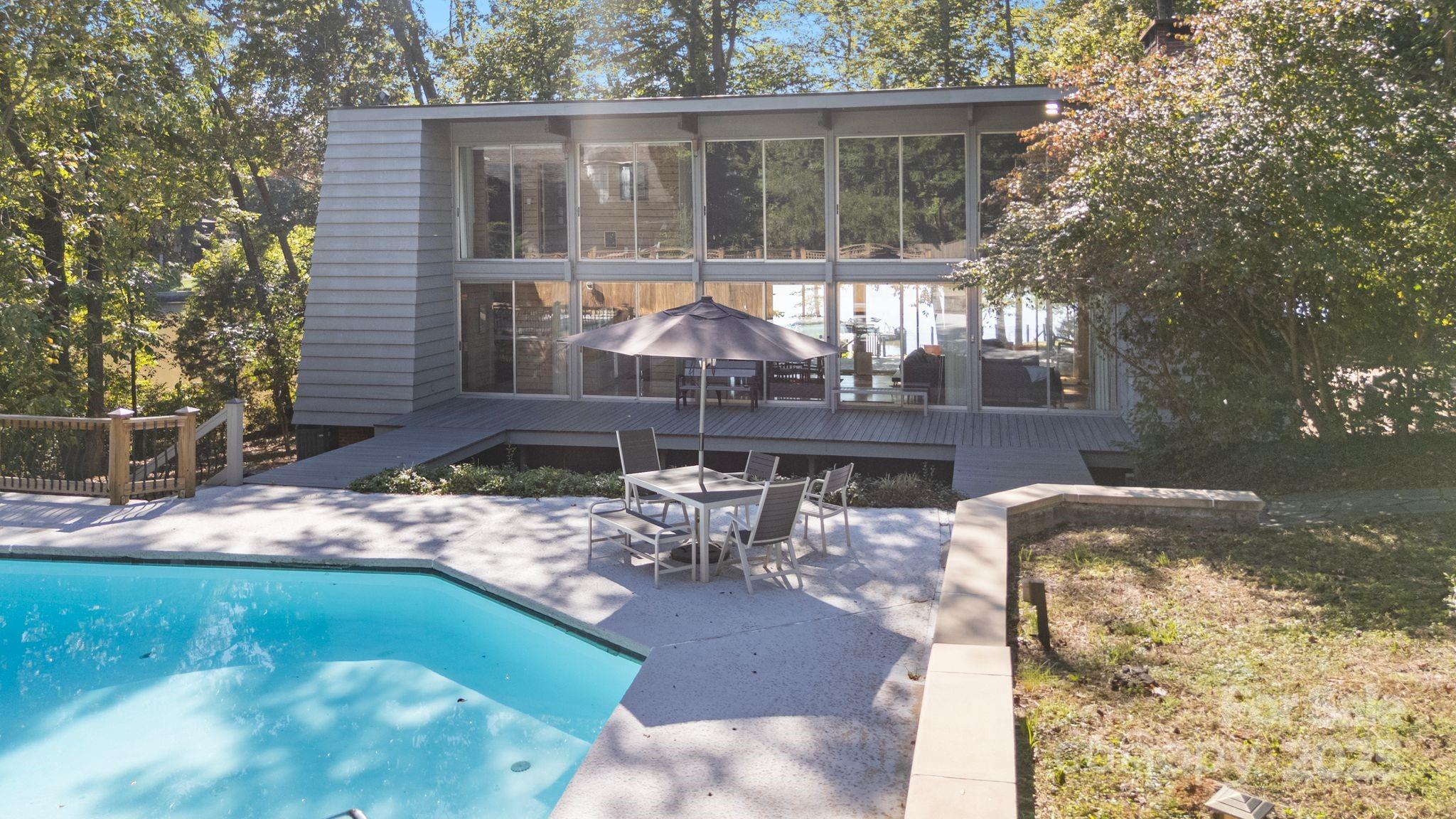 1112 Riverwood Drive