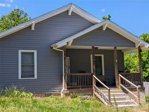 Photo of 204 Shelby Street, Hickory, NC 28602 (MLS # 4380566)