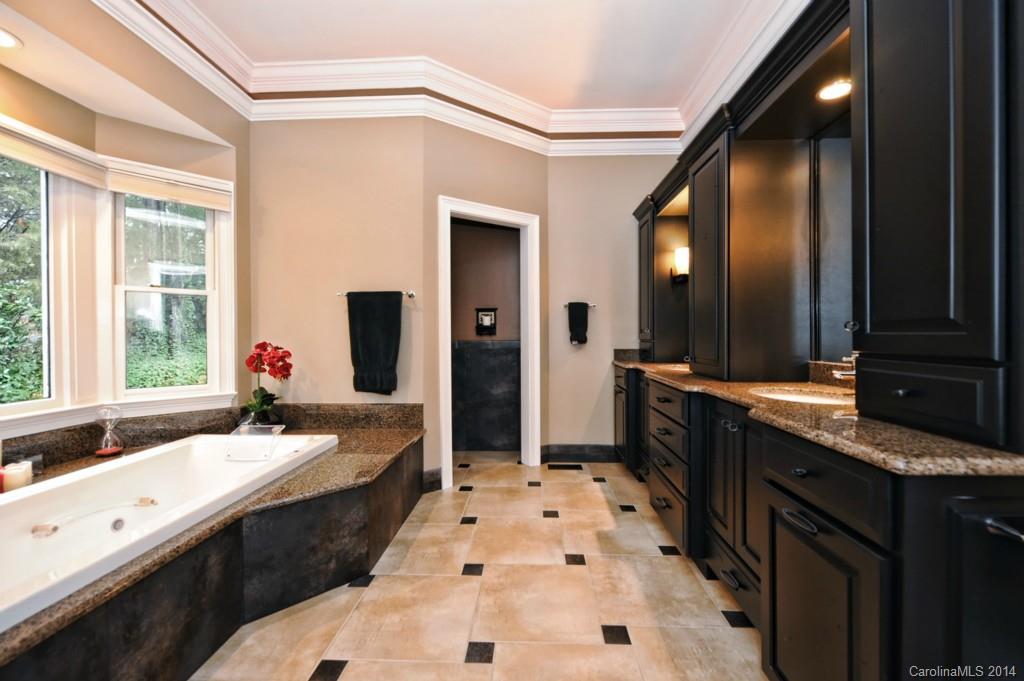 The Peninsula - Residential