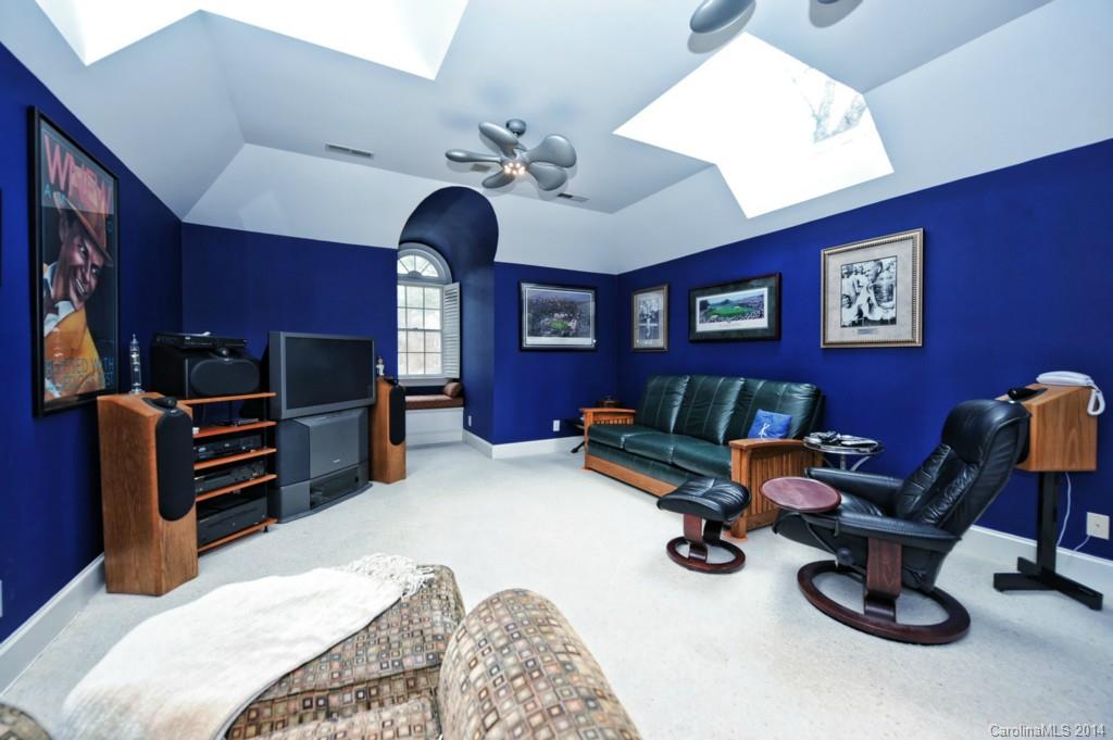 The Peninsula - Residential