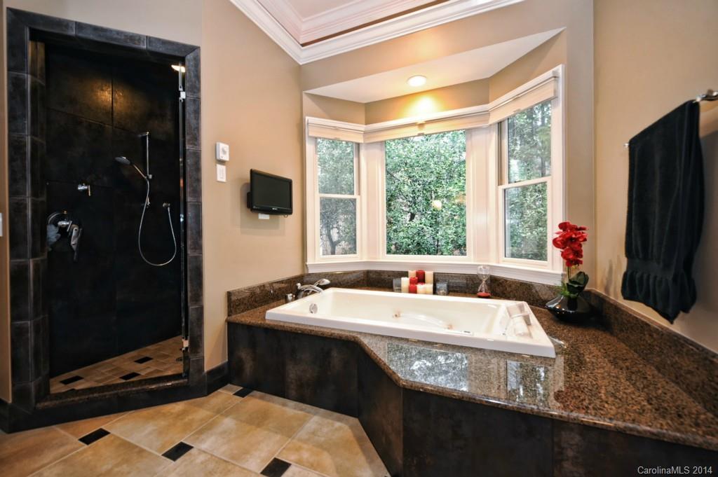 The Peninsula - Residential